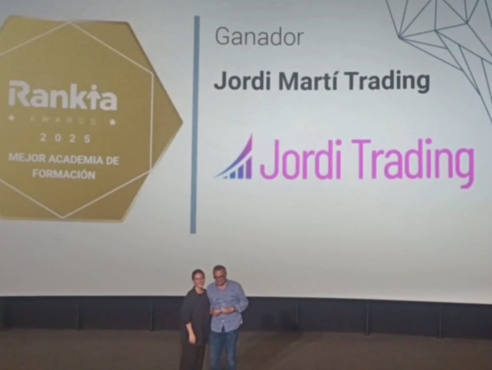 Jordi Martí recoge el premio Rankia Awards 2025 a la Mejor Academia de Formación